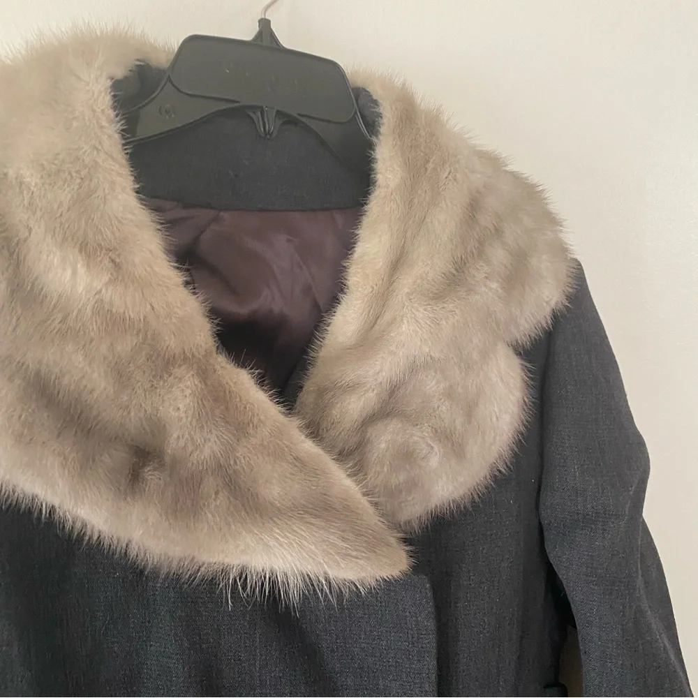 Gray mink fur collar vintage 70’s maxi length peacoat - Picture 2 of 6